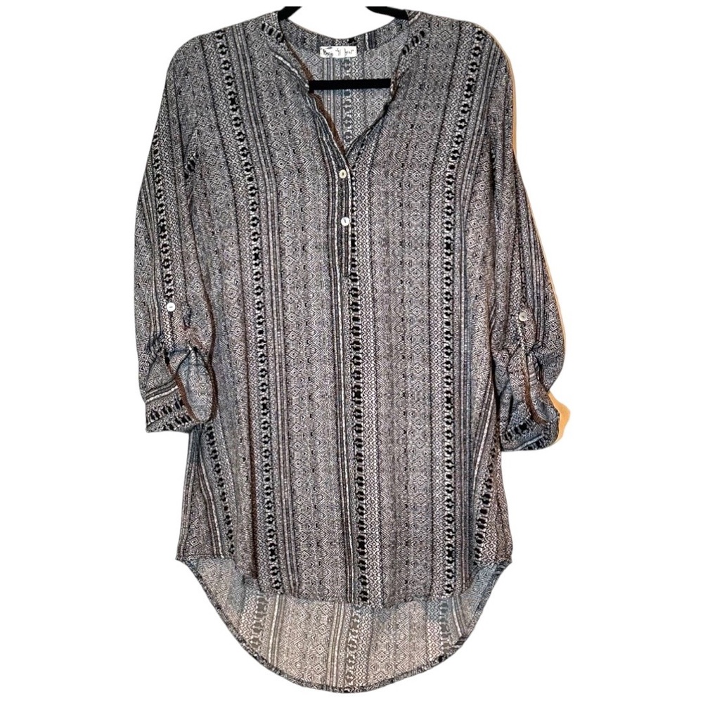 About A Girl Tunic Top Black and White Long Sleeve